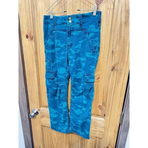Anthropologie Women's Austin Cargo Pants Camo Straight Leg Crop Green Size 26 - Picture 2 of 4